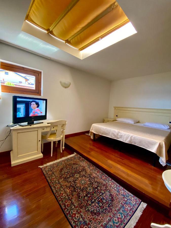 Camere Al Veliero Gardone Riviera Exterior photo